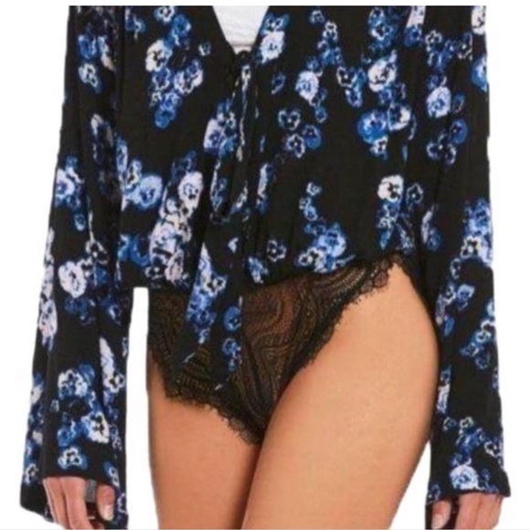 Intimately Free people tie front bell sleeve bodysuit b’ouse - Picture 5 of 8
